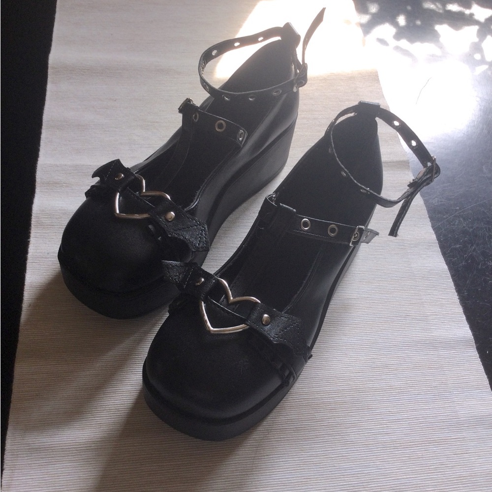NWOT SZ 7
